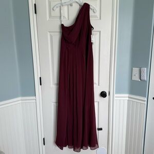 David’s Bridal Bridesmaid Long Chiffon One Shoulder Dress Wine